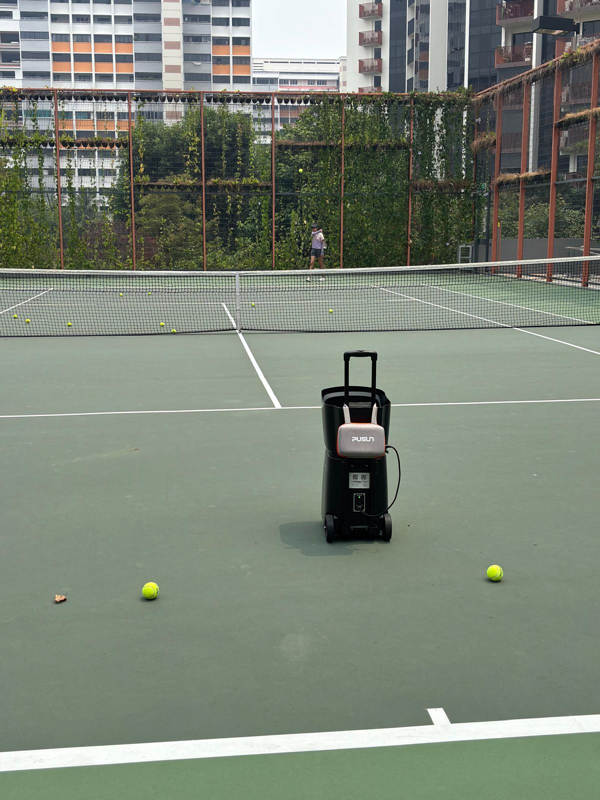 Solo practice session with the ball machine feeding balls